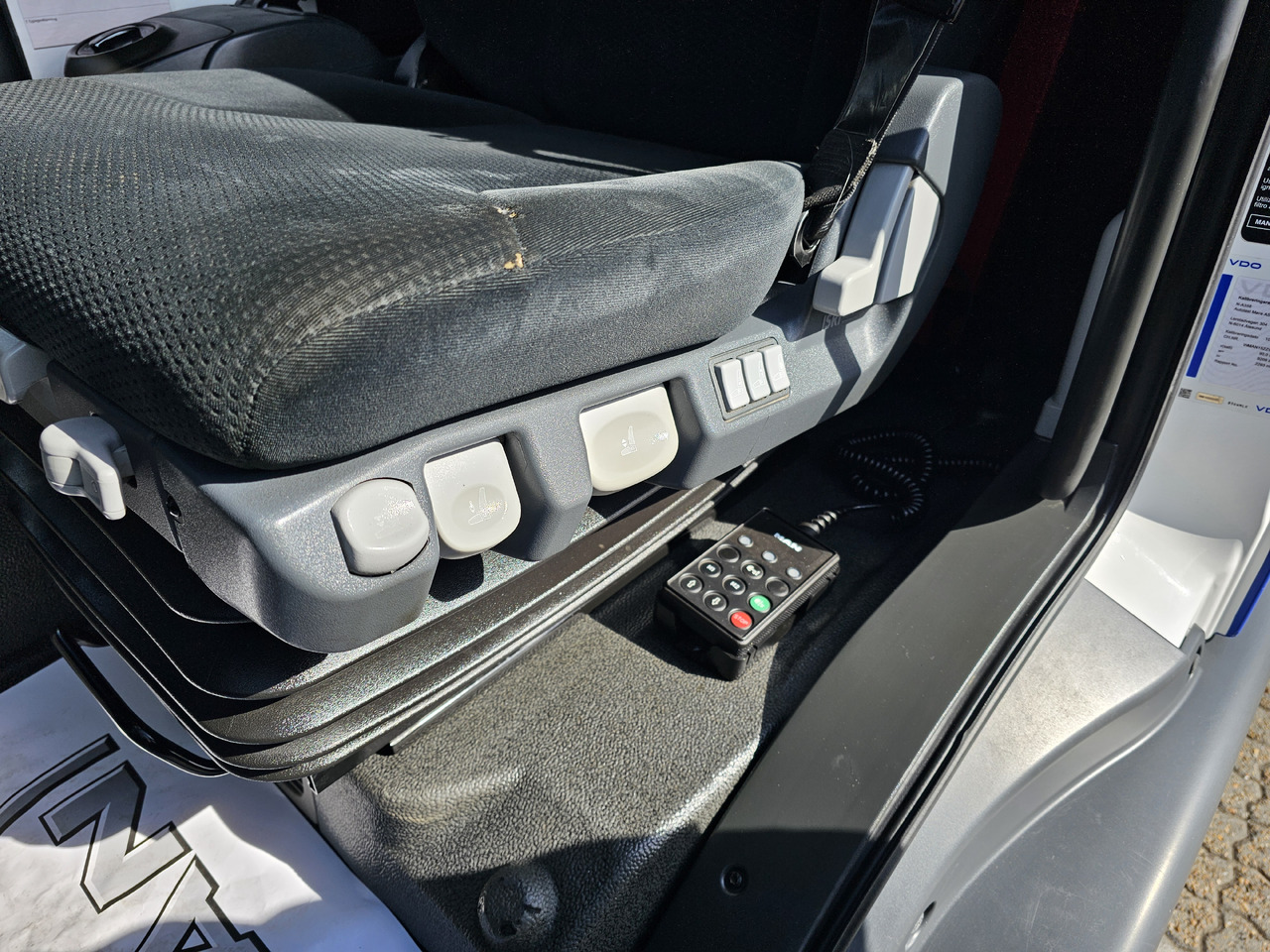 翻斗车, 起重车 MAN TGL 10.220：图24