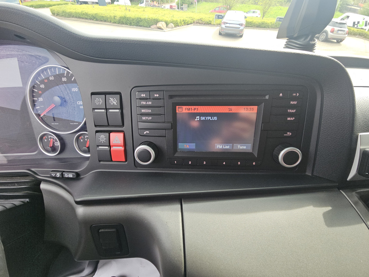 翻斗车, 起重车 MAN TGL 10.220：图32