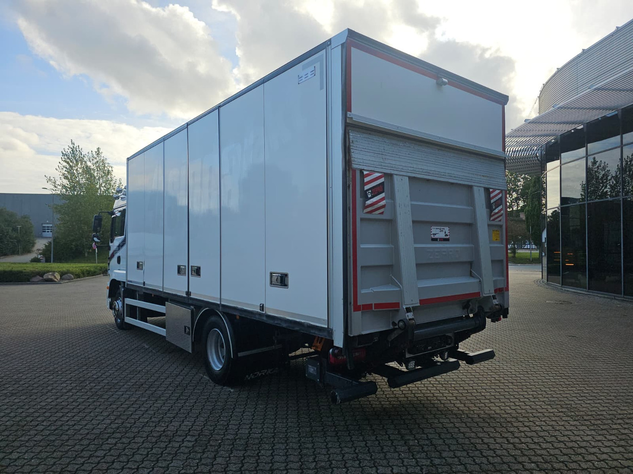 MAN TGM 15.290 - 厢式卡车:图4 MAN TGM 15.290 - 厢式卡车:图4