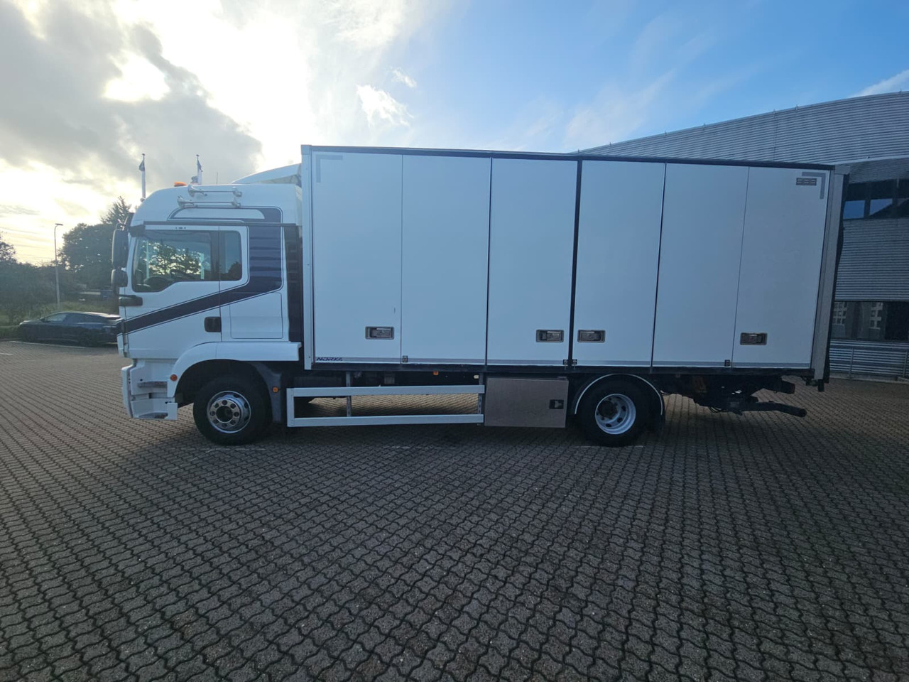 MAN TGM 15.290 - 厢式卡车:图5 MAN TGM 15.290 - 厢式卡车:图5