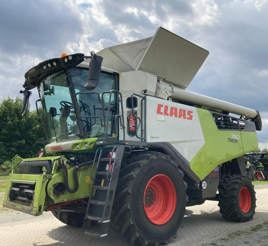 CLAAS Trion 750 - 联合收割机:图1 CLAAS Trion 750 - 联合收割机:图1