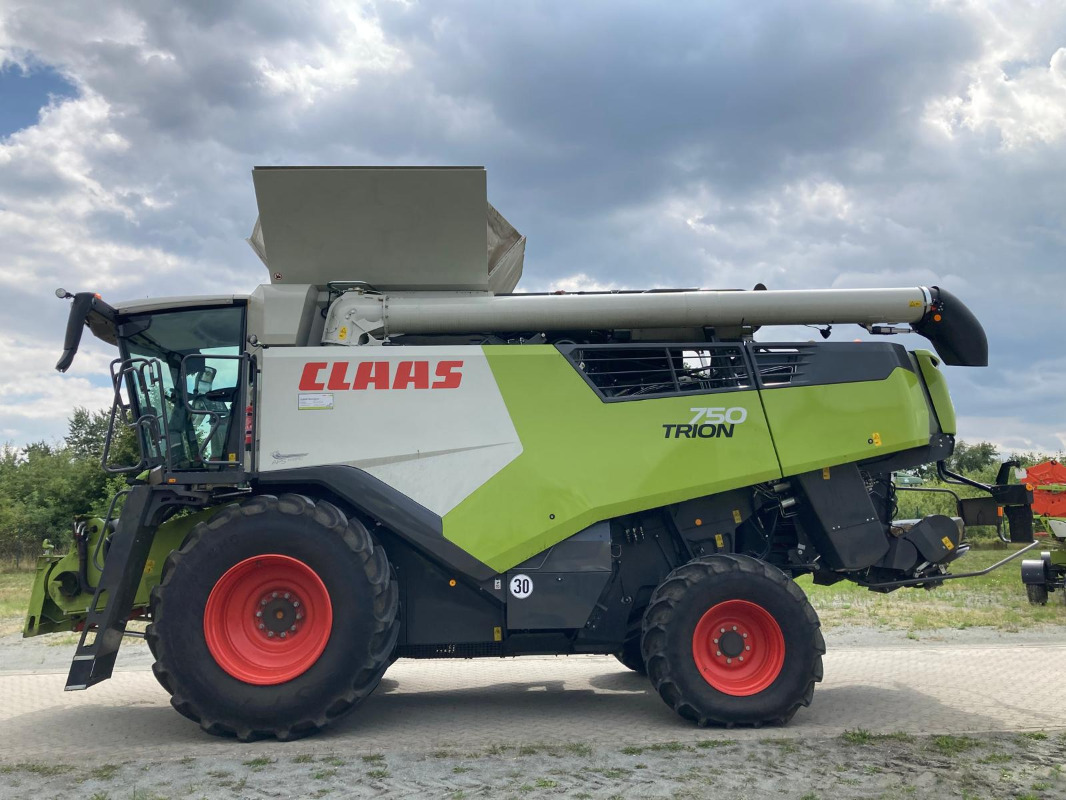CLAAS Trion 750 - 联合收割机:图2 CLAAS Trion 750 - 联合收割机:图2