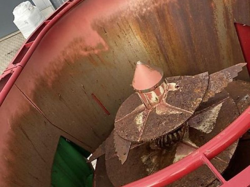 Strautmann Verti-Mix 951 - 饲料搅拌车:图2 Strautmann Verti-Mix 951 - 饲料搅拌车:图2