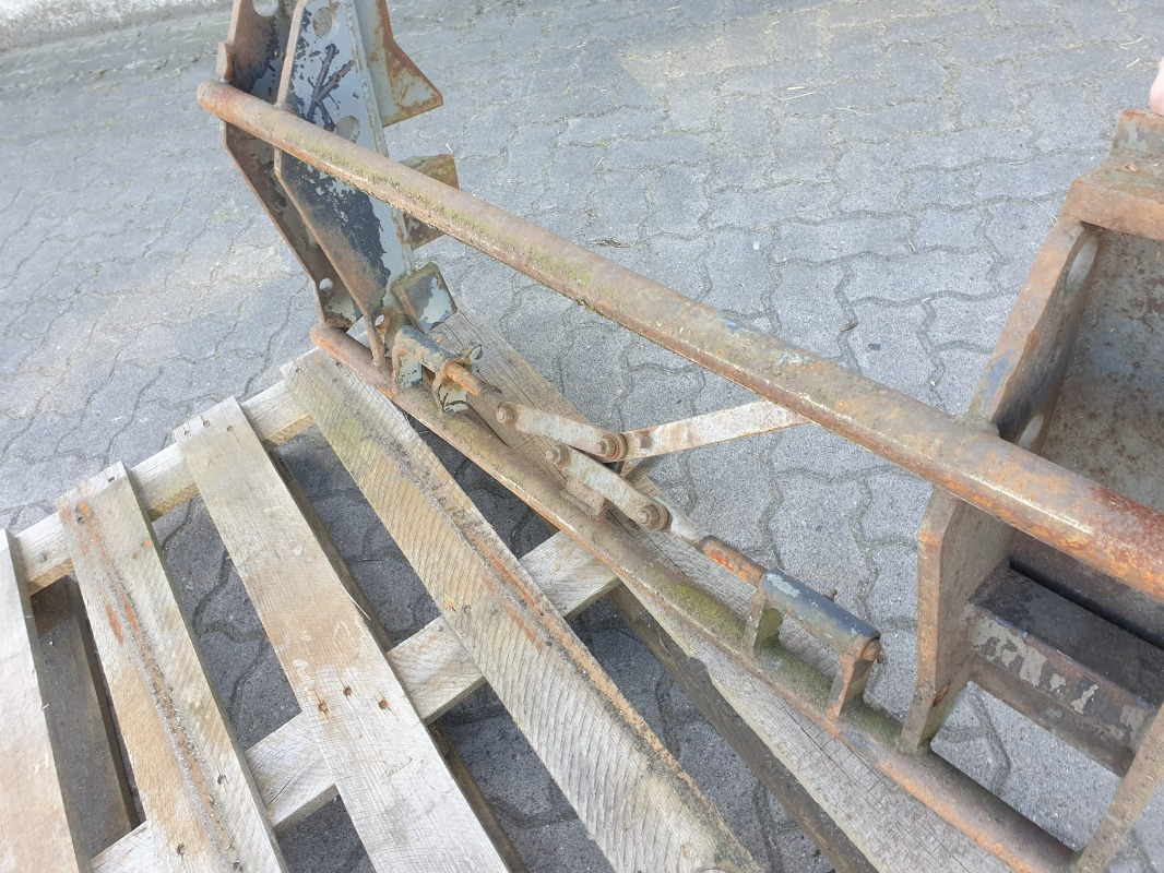 ADAPTERRAHMEN KRAMER / EURO - 牵引车前端装载机:图4 ADAPTERRAHMEN KRAMER / EURO - 牵引车前端装载机:图4