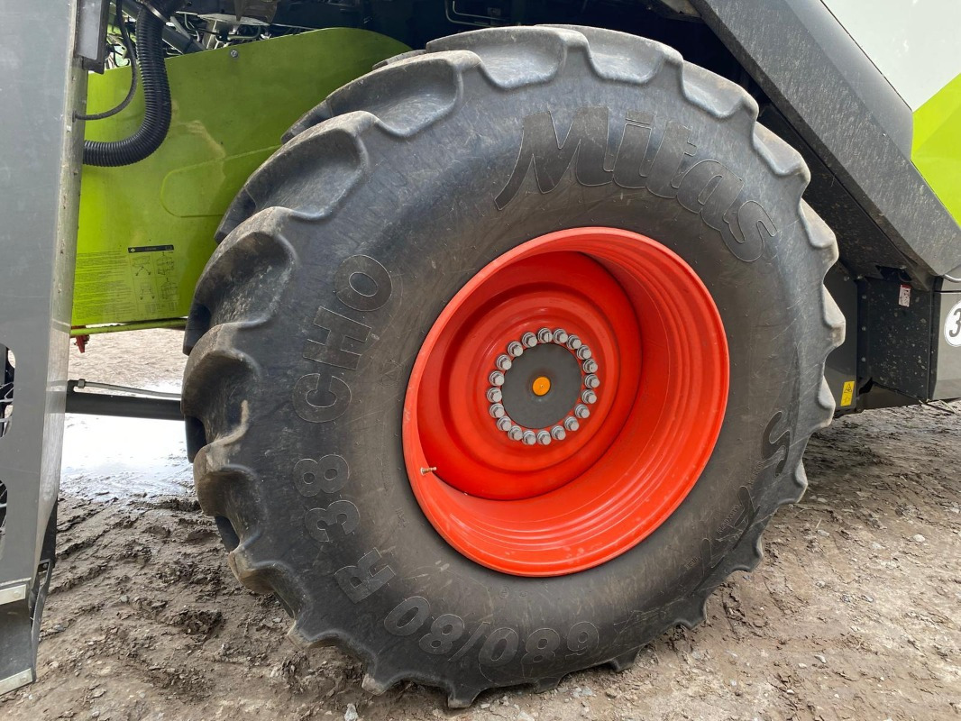 CLAAS Lexion 6800 mit Vario 930 Schneidwerk - 联合收割机:图3 CLAAS Lexion 6800 mit Vario 930 Schneidwerk - 联合收割机:图3