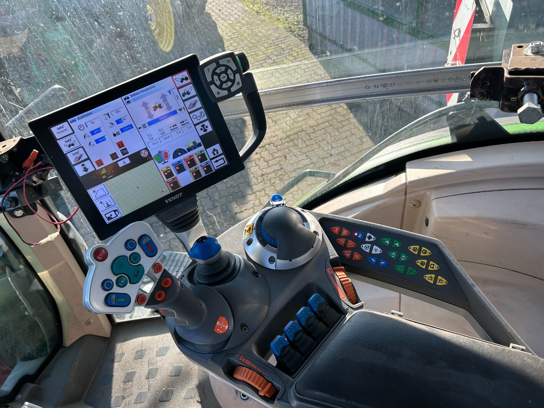 Fendt 826 Vario ProfiPlus - 拖拉机:图3 Fendt 826 Vario ProfiPlus - 拖拉机:图3