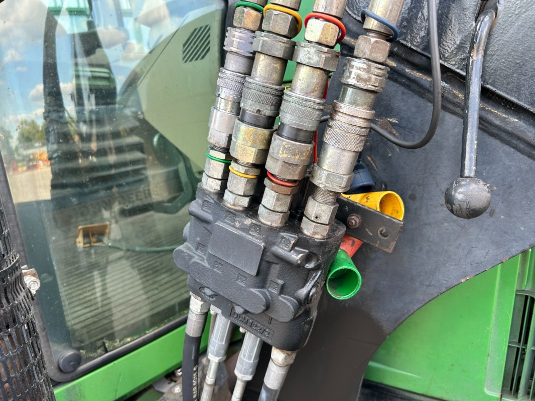 John Deere 6110 - 拖拉机:图2 John Deere 6110 - 拖拉机:图2