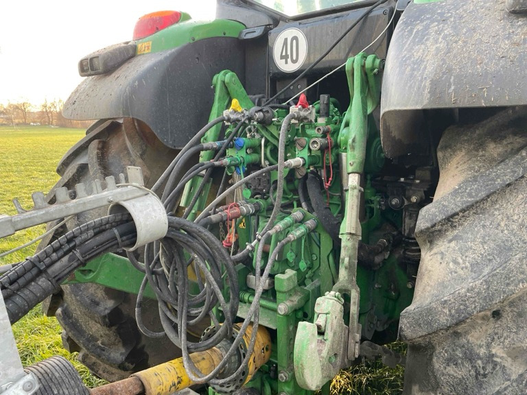 John Deere 6175M - 拖拉机:图2 John Deere 6175M - 拖拉机:图2
