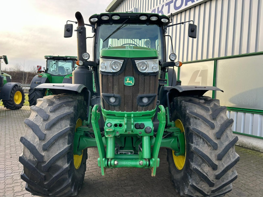 John Deere 6215R - 拖拉机:图3 John Deere 6215R - 拖拉机:图3
