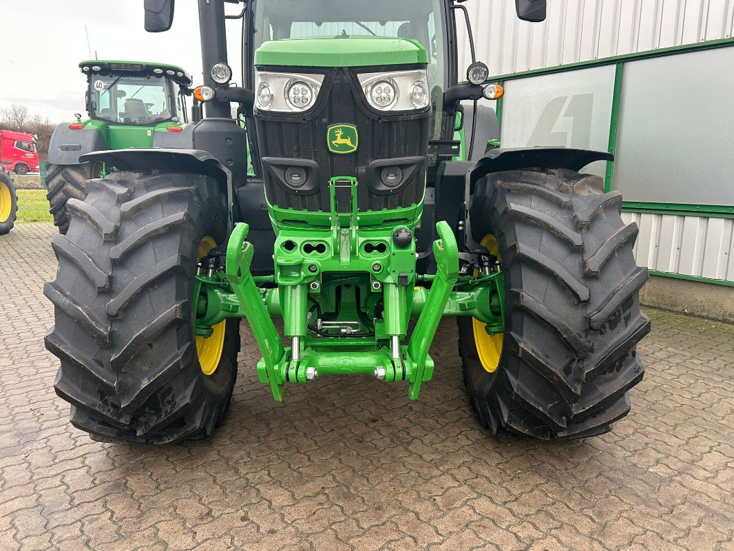 John Deere 6R 145 **MIETRÜCKLÄUFER** - 拖拉机:图4 John Deere 6R 145 **MIETRÜCKLÄUFER** - 拖拉机:图4