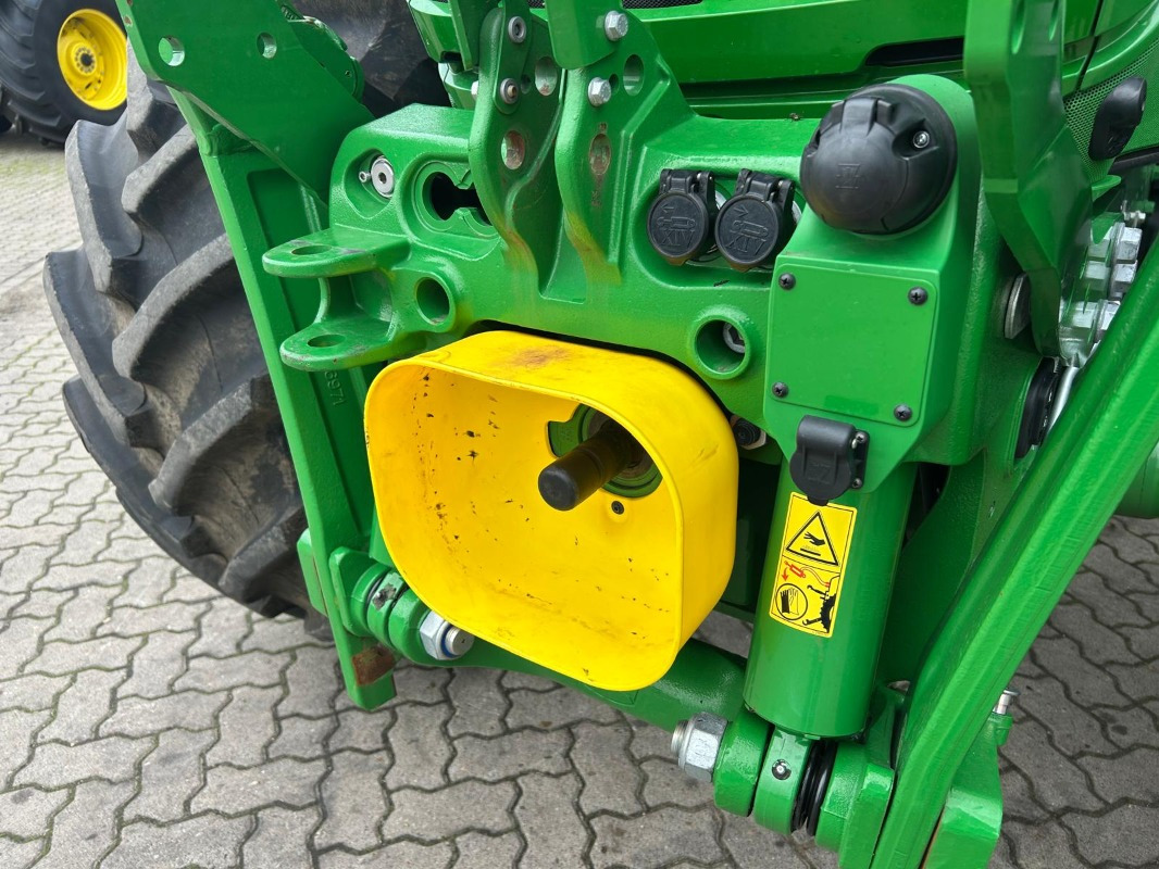 John Deere 6R 155 - 拖拉机:图4 John Deere 6R 155 - 拖拉机:图4