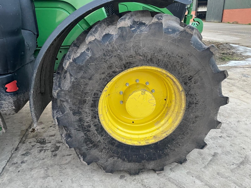 John Deere 6R 175 - 拖拉机:图5 John Deere 6R 175 - 拖拉机:图5