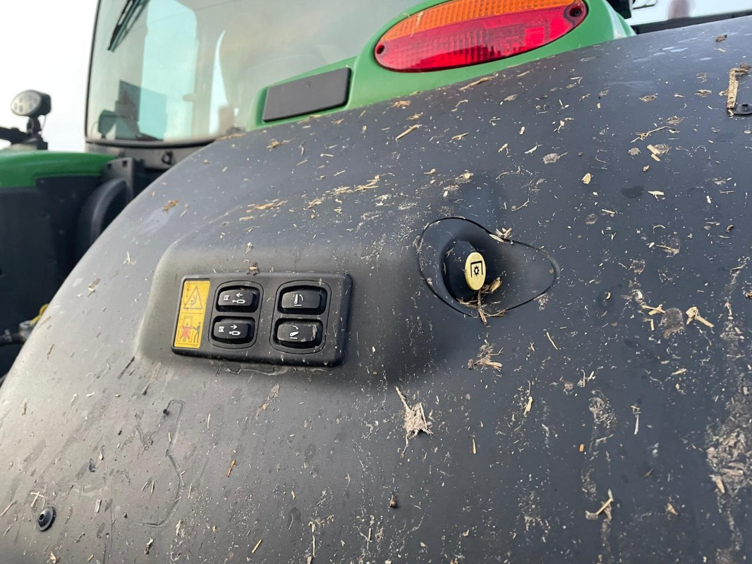 John Deere 6R 175 - 拖拉机:图3 John Deere 6R 175 - 拖拉机:图3