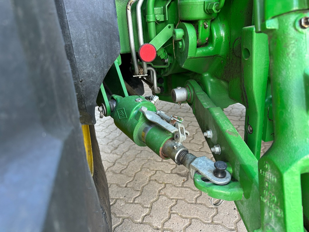 John Deere 6R 215 - 拖拉机:图5 John Deere 6R 215 - 拖拉机:图5