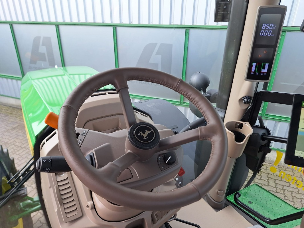 John Deere 6R 230 **MIETRÜCKLÄUFER** - 拖拉机:图4 John Deere 6R 230 **MIETRÜCKLÄUFER** - 拖拉机:图4