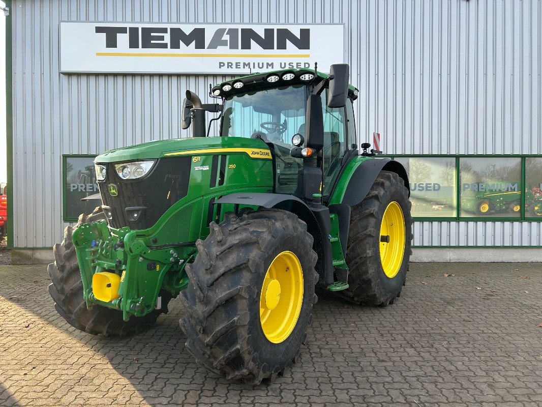 John Deere 6R 250 - 拖拉机:图1 John Deere 6R 250 - 拖拉机:图1