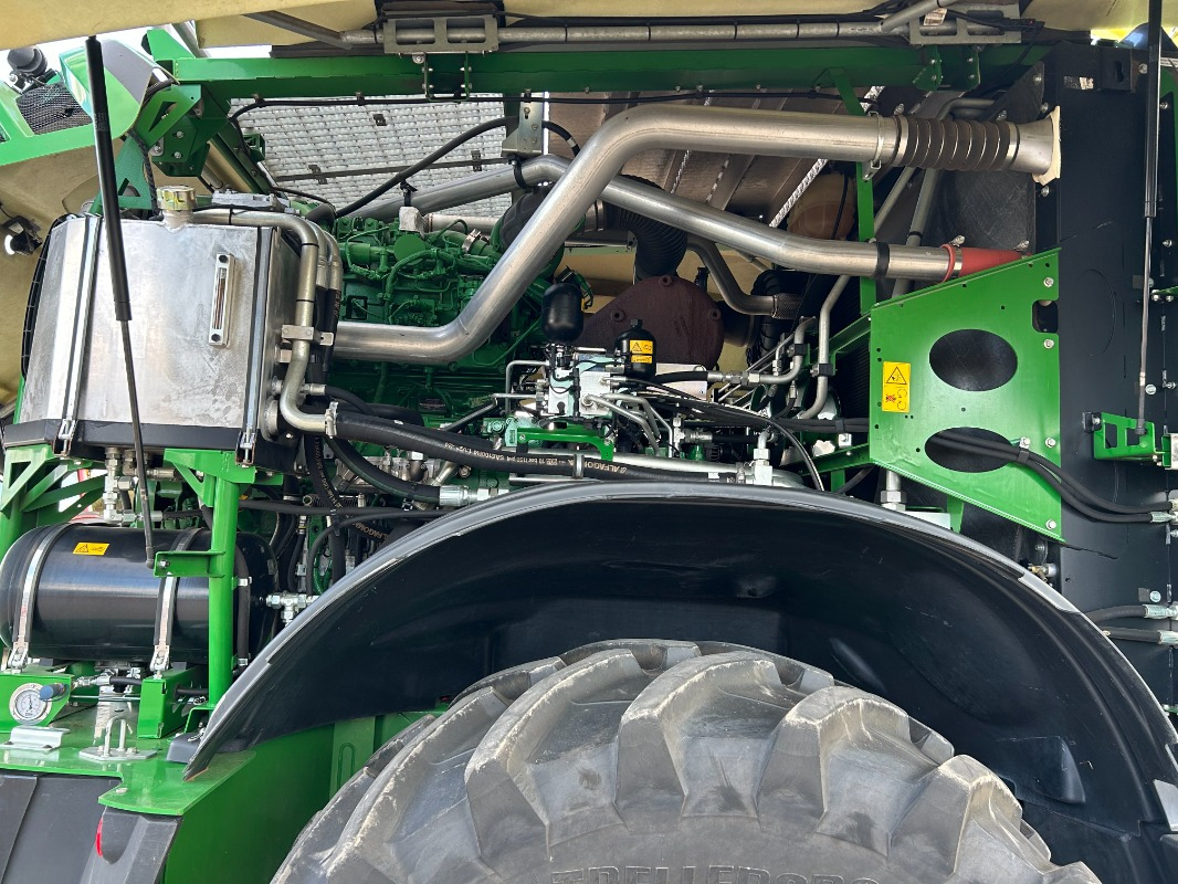 John Deere 8400 mit Kemper 475 Plus - 收割机:图3 John Deere 8400 mit Kemper 475 Plus - 收割机:图3