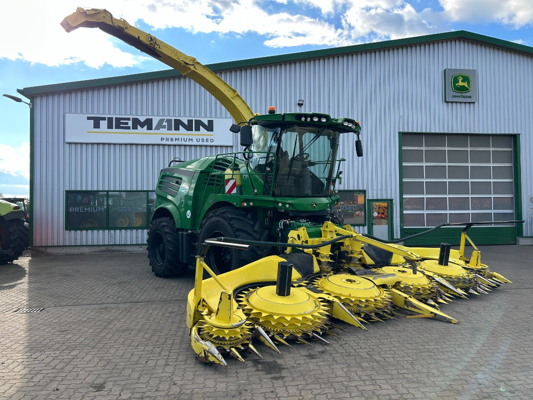 John Deere 8400 mit Kemper 475 Plus - 收割机:图1 John Deere 8400 mit Kemper 475 Plus - 收割机:图1