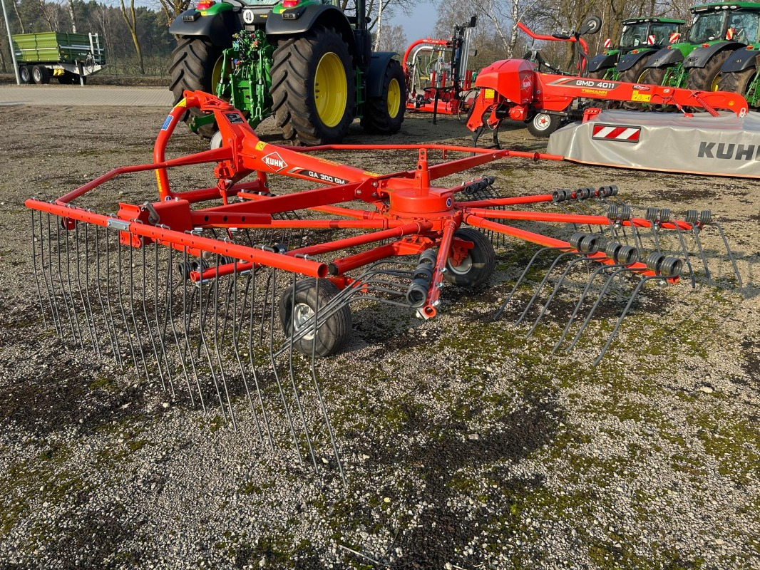 Kuhn GA 300 GM - 翻草机/ 搂草机:图4 Kuhn GA 300 GM - 翻草机/ 搂草机:图4