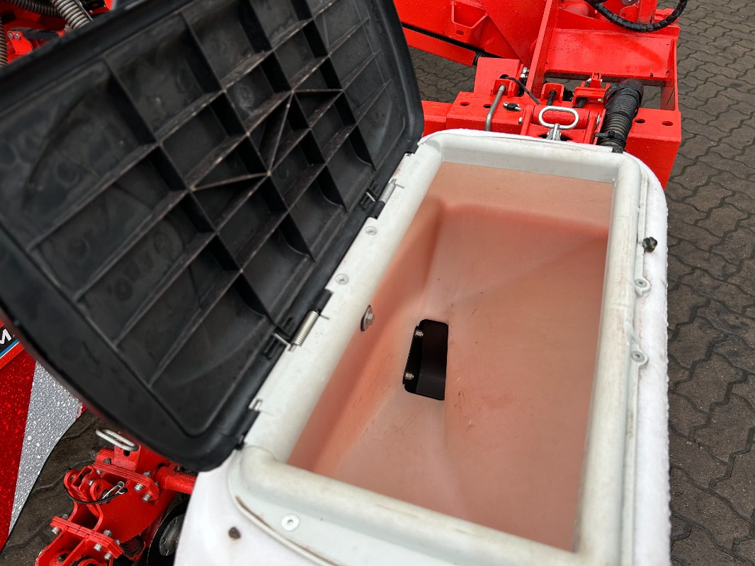 Kuhn MAXIMA 3 RT E - 播种设备:图3 Kuhn MAXIMA 3 RT E - 播种设备:图3