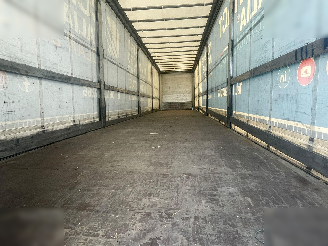 MERKER  - 侧帘半拖车:图5 MERKER  - 侧帘半拖车:图5