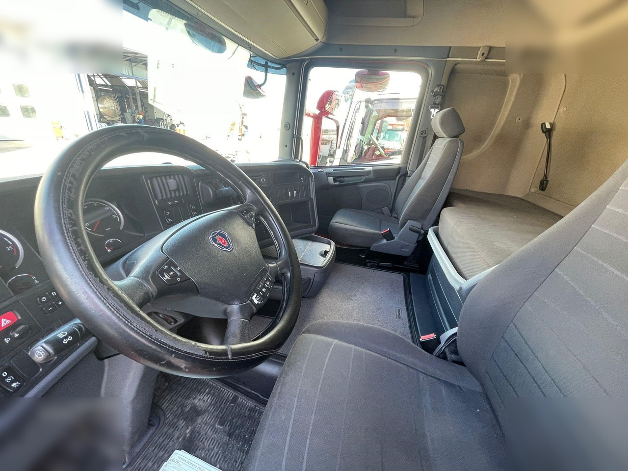 SCANIA R450 - 集装箱运输车/ 可拆卸车身的卡车:图3 SCANIA R450 - 集装箱运输车/ 可拆卸车身的卡车:图3