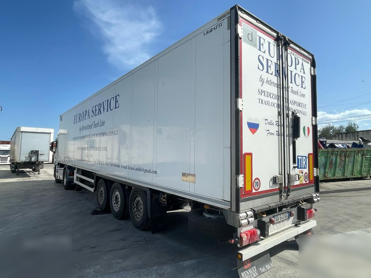 SCHMITZ CARGOBULL - 冷藏半拖车:图2 SCHMITZ CARGOBULL - 冷藏半拖车:图2