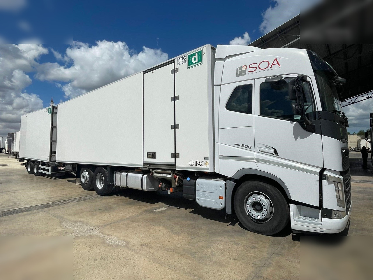 VOLVO FH500 - 冷藏车:图1 VOLVO FH500 - 冷藏车:图1