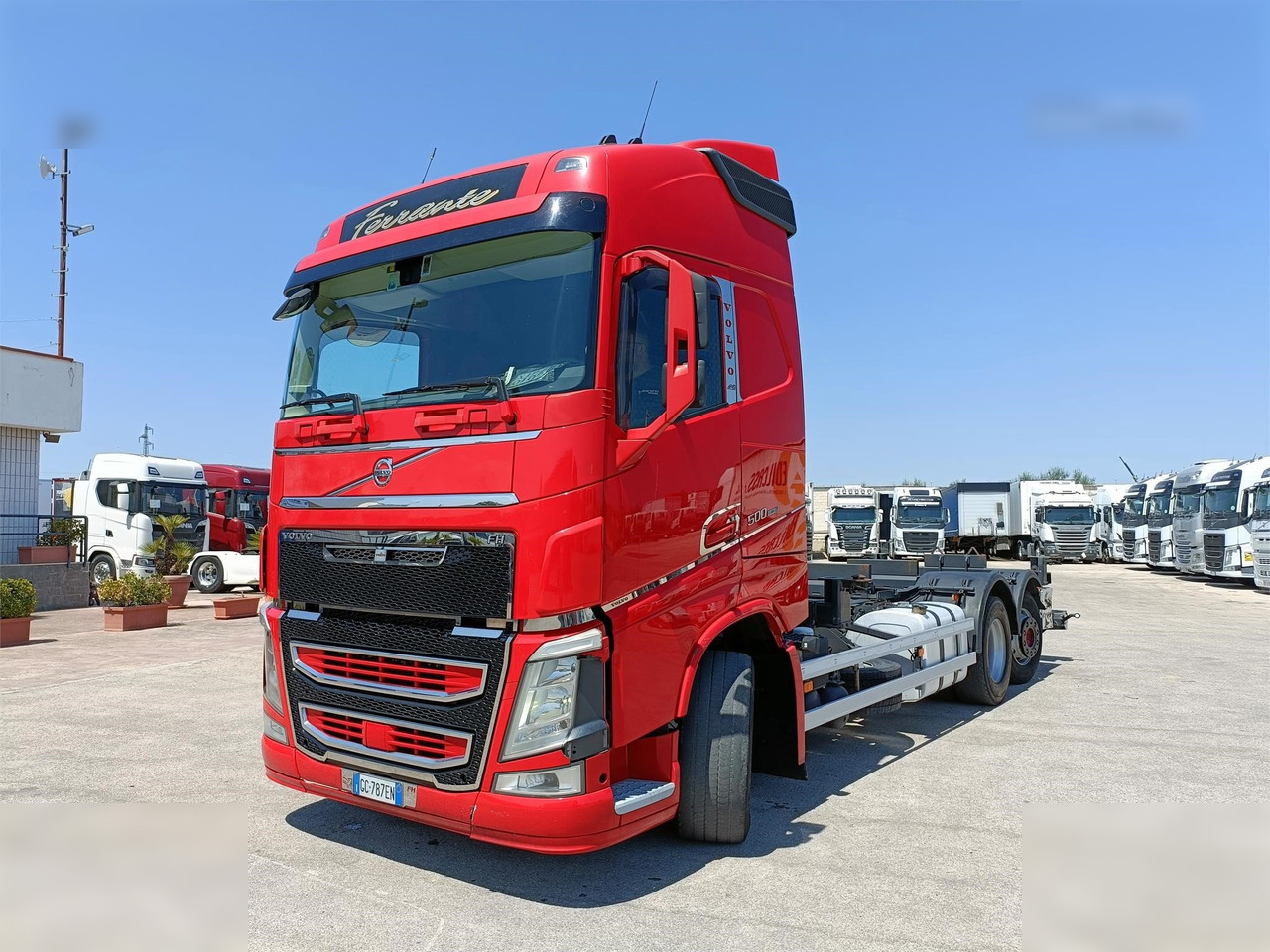 VOLVO FH500 - 集装箱运输车/ 可拆卸车身的卡车:图2 VOLVO FH500 - 集装箱运输车/ 可拆卸车身的卡车:图2