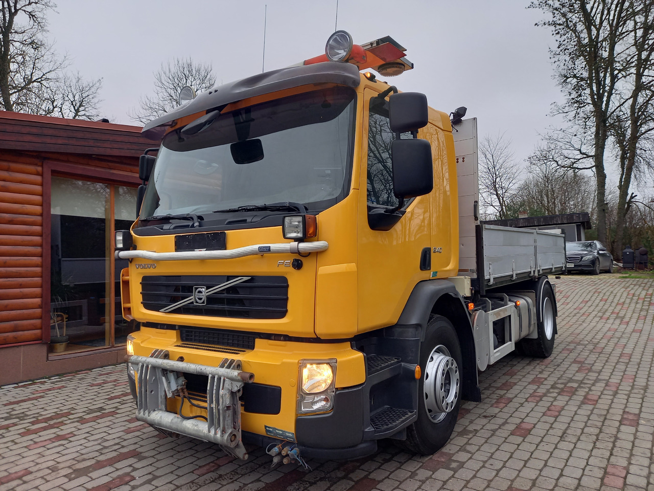 VOLVO FE 240, 4x2, EURO 5, TIPPER - 翻斗车:图2 VOLVO FE 240, 4x2, EURO 5, TIPPER - 翻斗车:图2