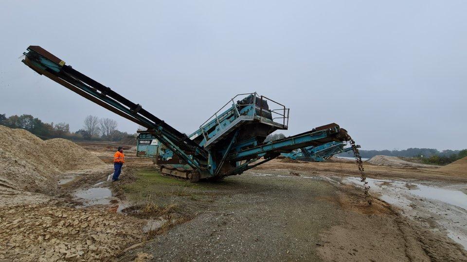 Powerscreen CHIEFTAIN 1400 Raupmobile Siebanlage - 筛选机:图2 Powerscreen CHIEFTAIN 1400 Raupmobile Siebanlage - 筛选机:图2