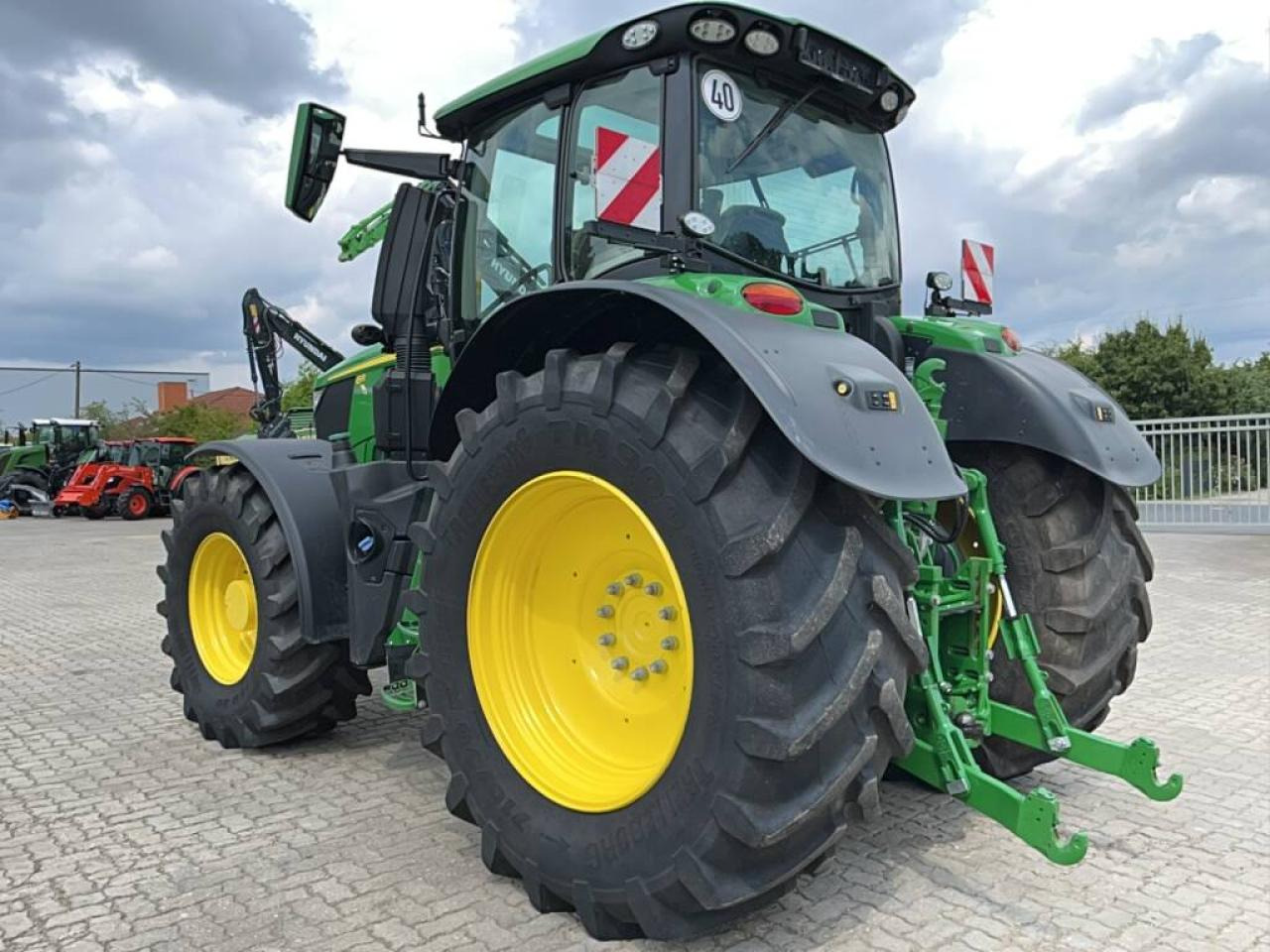 John Deere 6R230 - 拖拉机:图4 John Deere 6R230 - 拖拉机:图4