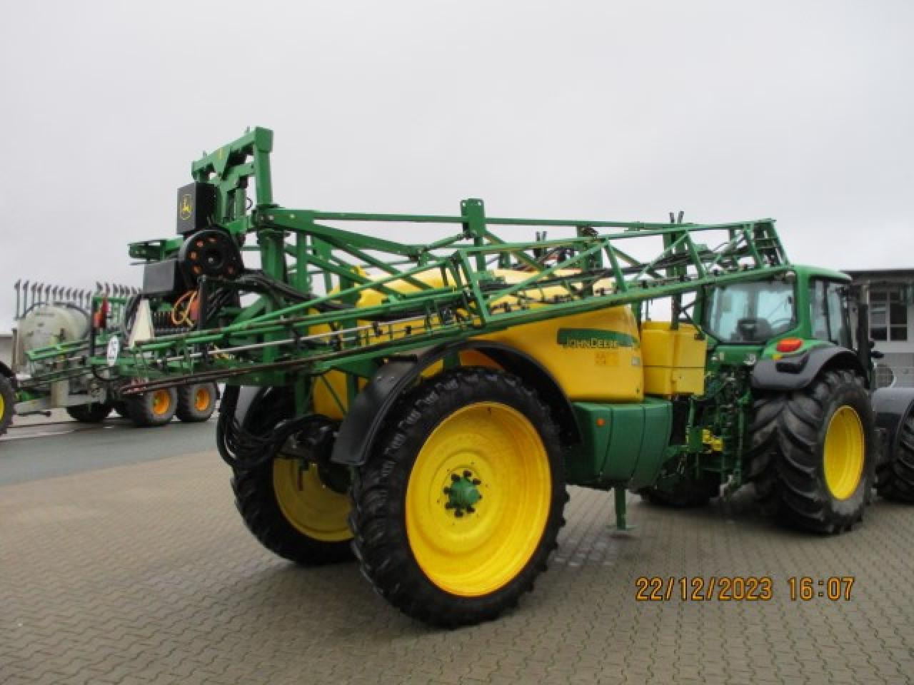 John Deere 740 - 牵引式喷雾机:图5 John Deere 740 - 牵引式喷雾机:图5