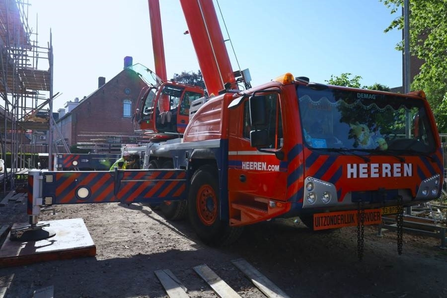 Demag AC220-5 Dutch Registration, 10x6x10, 220t Ca - 全地形起重机:图1 Demag AC220-5 Dutch Registration, 10x6x10, 220t Ca - 全地形起重机:图1
