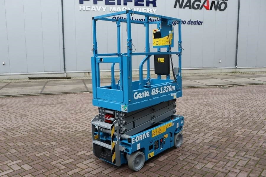 Genie GS1330M All-Electric DC Drive, 5.9m Working Height - 剪式升降机:图3 Genie GS1330M All-Electric DC Drive, 5.9m Working Height - 剪式升降机:图3