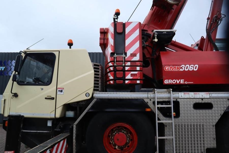 全地形起重机 Grove GMK3060 Diesel, 6x6x6 Drive, 60t Capacity, 43m Mai:图17 全地形起重机 Grove GMK3060 Diesel, 6x6x6 Drive, 60t Capacity, 43m Mai:图17