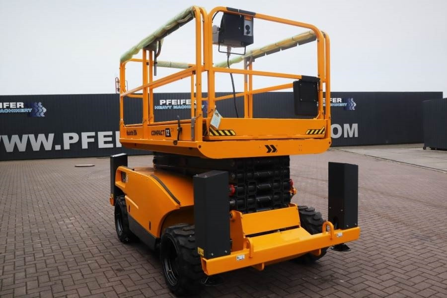 Haulotte Compact 12DX Valid Inspection, *Guarantee! Diesel, - 剪式升降机:图5 Haulotte Compact 12DX Valid Inspection, *Guarantee! Diesel, - 剪式升降机:图5