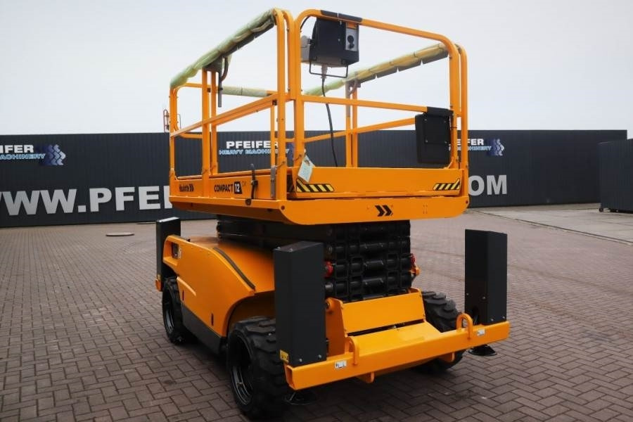 Haulotte Compact 12DX Valid Inspection, *Guarantee! Diesel, - 剪式升降机:图2 Haulotte Compact 12DX Valid Inspection, *Guarantee! Diesel, - 剪式升降机:图2