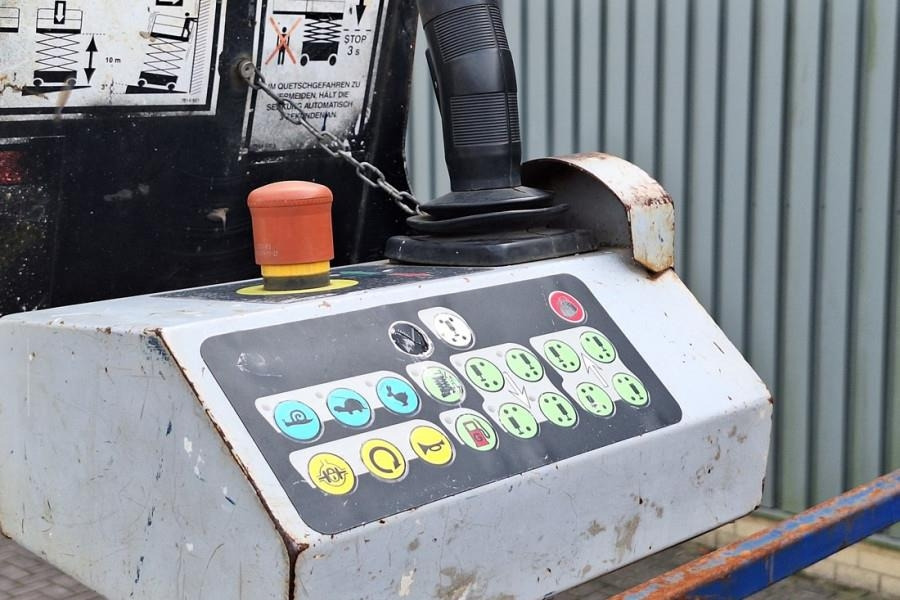 Haulotte H12SX Diesel, 4x4 Drive, 12m Working Height, 700kg - 剪式升降机:图5 Haulotte H12SX Diesel, 4x4 Drive, 12m Working Height, 700kg - 剪式升降机:图5