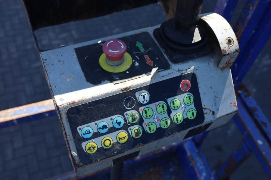 Haulotte H15SX Diesel, 4x4 Drive 15 Working Height, 500kg C - 剪式升降机:图5 Haulotte H15SX Diesel, 4x4 Drive 15 Working Height, 500kg C - 剪式升降机:图5