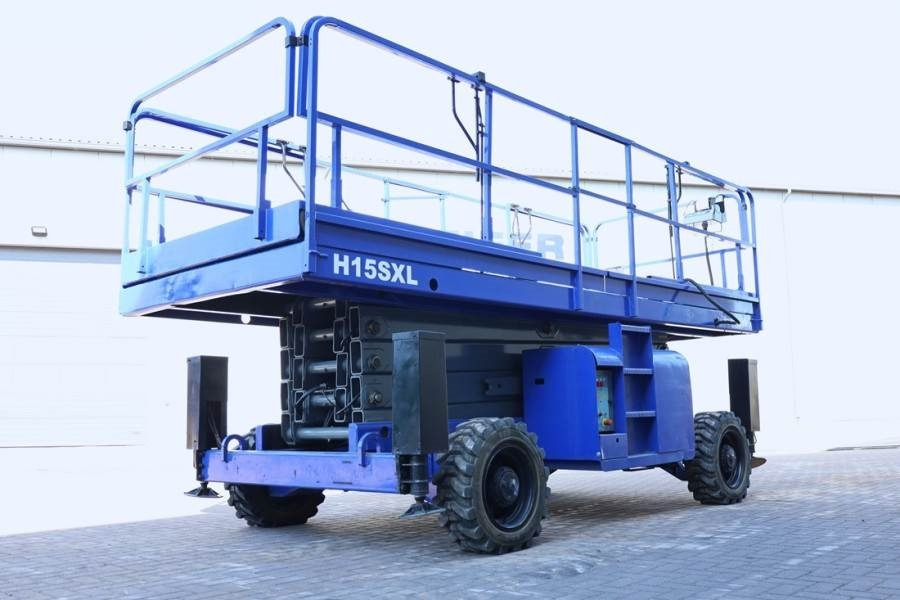 Haulotte H15SXL Diesel, 4x4 Drive, 15m Working Height, 500k - 剪式升降机:图2 Haulotte H15SXL Diesel, 4x4 Drive, 15m Working Height, 500k - 剪式升降机:图2