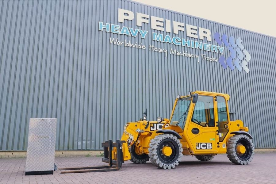 JCB 525-60E Guarantee! Fully Electric, 2500kg Capacity - 伸缩臂叉装车:图1 JCB 525-60E Guarantee! Fully Electric, 2500kg Capacity - 伸缩臂叉装车:图1