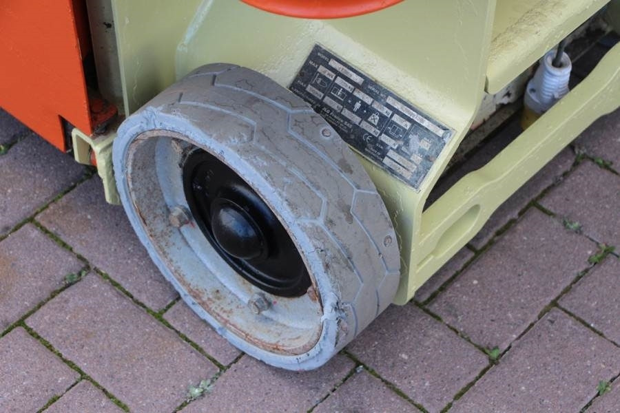 铰接臂 JLG 1230 ES Electric, 5.6m Working height, Non Marking:图9 铰接臂 JLG 1230 ES Electric, 5.6m Working height, Non Marking:图9