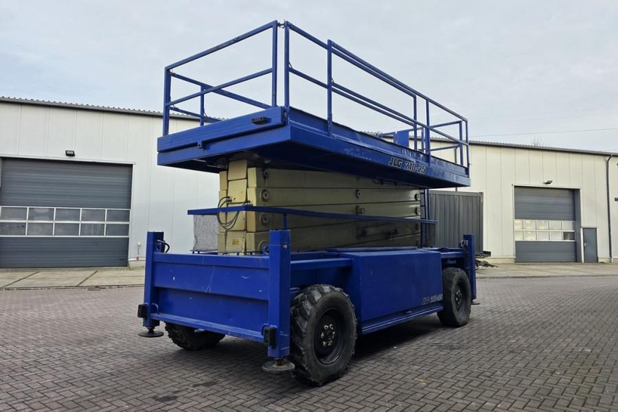 JLG 210-25 Diesel, 4x4 Drive, 23m Working Height, 1000 - 剪式升降机:图2 JLG 210-25 Diesel, 4x4 Drive, 23m Working Height, 1000 - 剪式升降机:图2