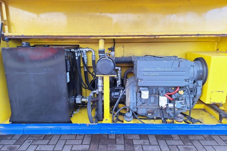 JLG 245-25 Diesel, 4x4 Drive, 26m Working Height, 750k - 剪式升降机:图5 JLG 245-25 Diesel, 4x4 Drive, 26m Working Height, 750k - 剪式升降机:图5