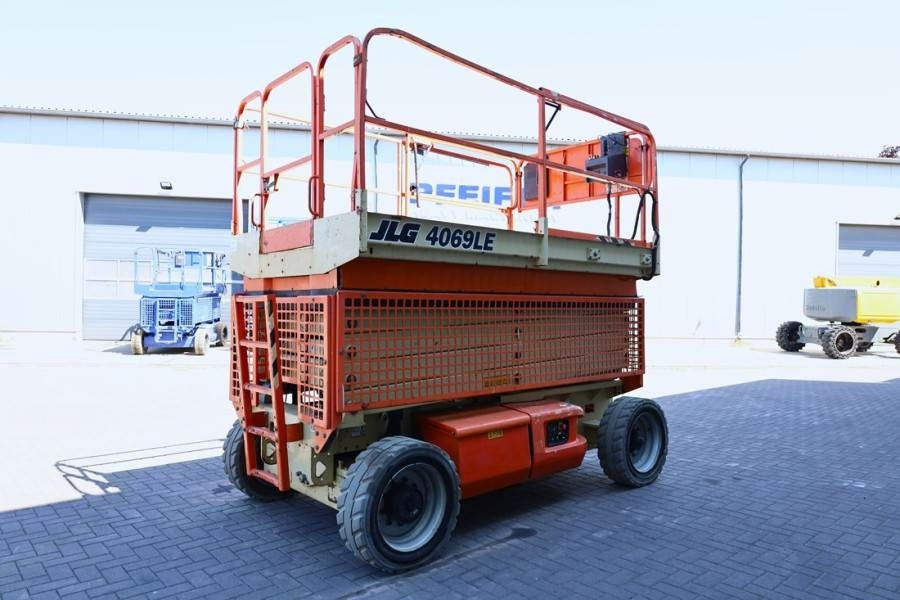 JLG 4069LE Electric, 14.2m Working Height, 360kg Capac - 剪式升降机:图2 JLG 4069LE Electric, 14.2m Working Height, 360kg Capac - 剪式升降机:图2