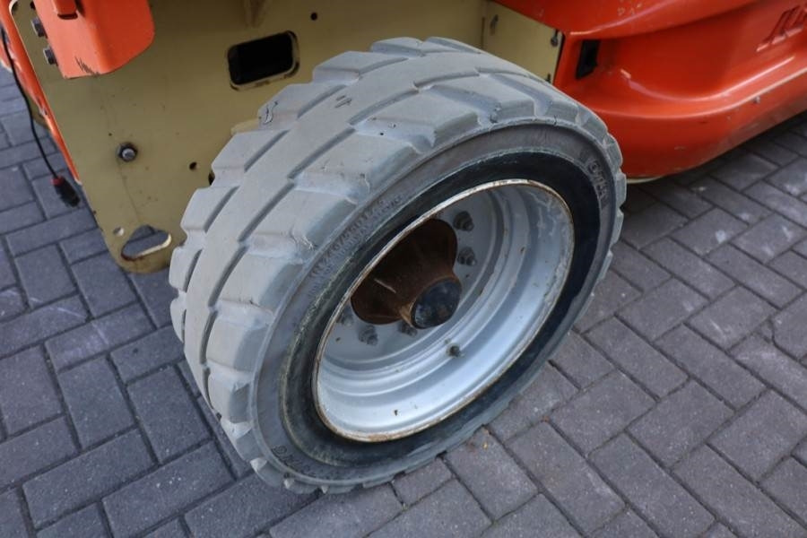 剪式升降机 JLG M4069 Hybrid, 14.2m Working Height, 360kg Capacity:图15 剪式升降机 JLG M4069 Hybrid, 14.2m Working Height, 360kg Capacity:图15