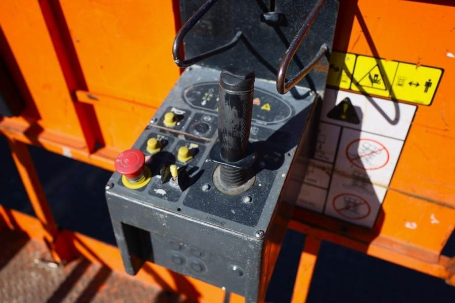 剪式升降机 JLG M4069 Hybrid, 14.2m Working Height, 360kg Capacity:图5 剪式升降机 JLG M4069 Hybrid, 14.2m Working Height, 360kg Capacity:图5