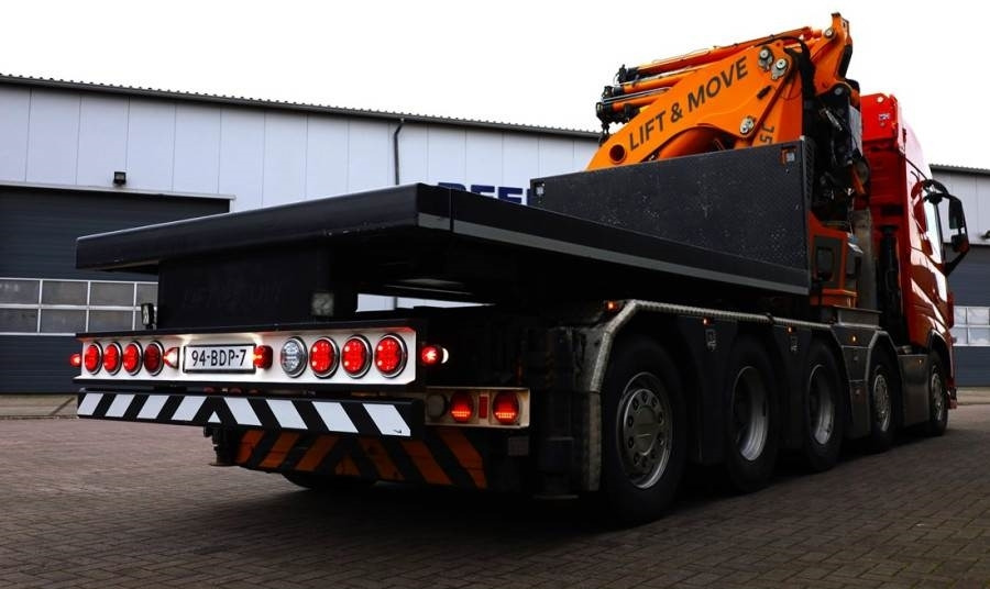Volvo FH12 With Cormach 135tm Crane Volvo FH12 10x4 With - 全地形起重机:图2 Volvo FH12 With Cormach 135tm Crane Volvo FH12 10x4 With - 全地形起重机:图2