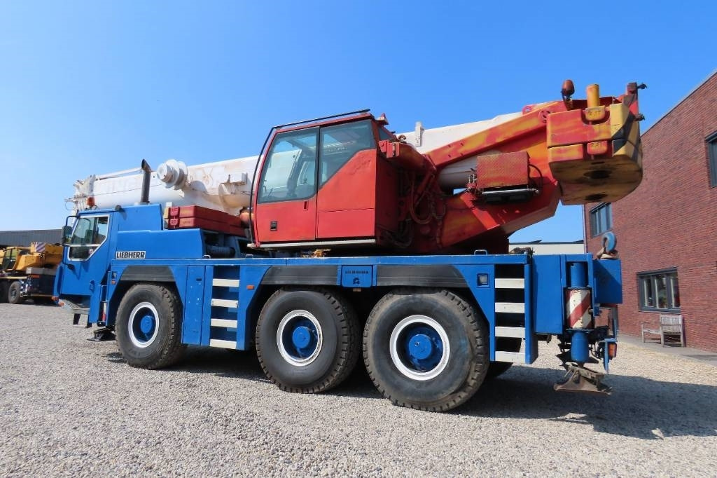 Liebherr LTM 1055-1  - 全地形起重机:图4 Liebherr LTM 1055-1  - 全地形起重机:图4